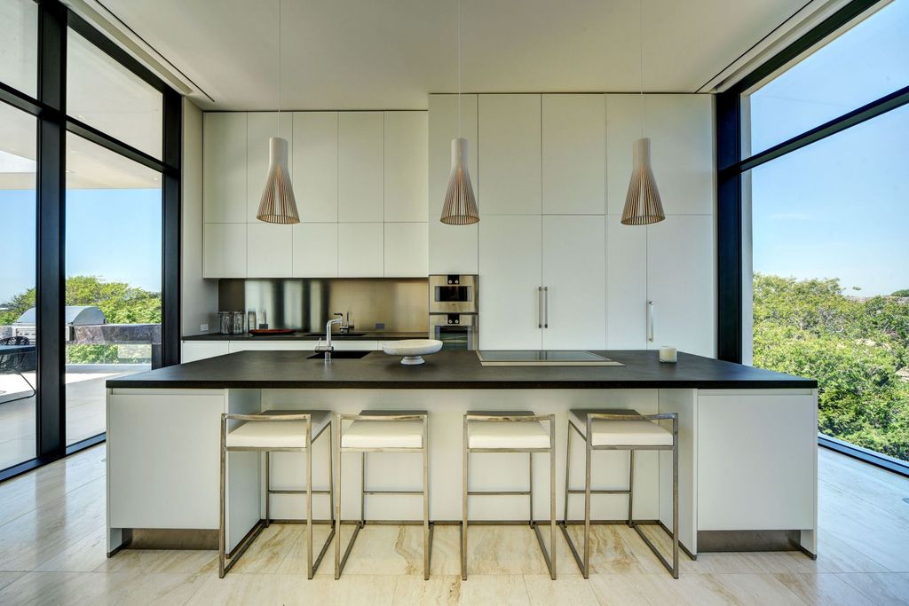 Brilliant waterfront home in New York by Barnes Coy architects sells for $33,950,000