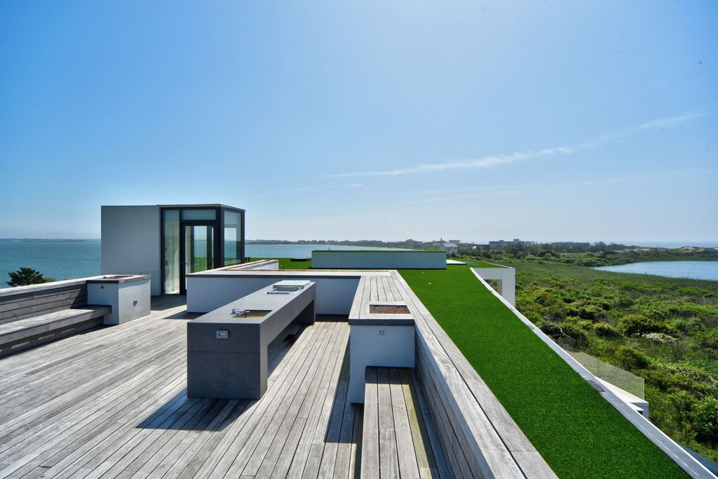 Brilliant waterfront home in New York by Barnes Coy architects sells for $33,950,000