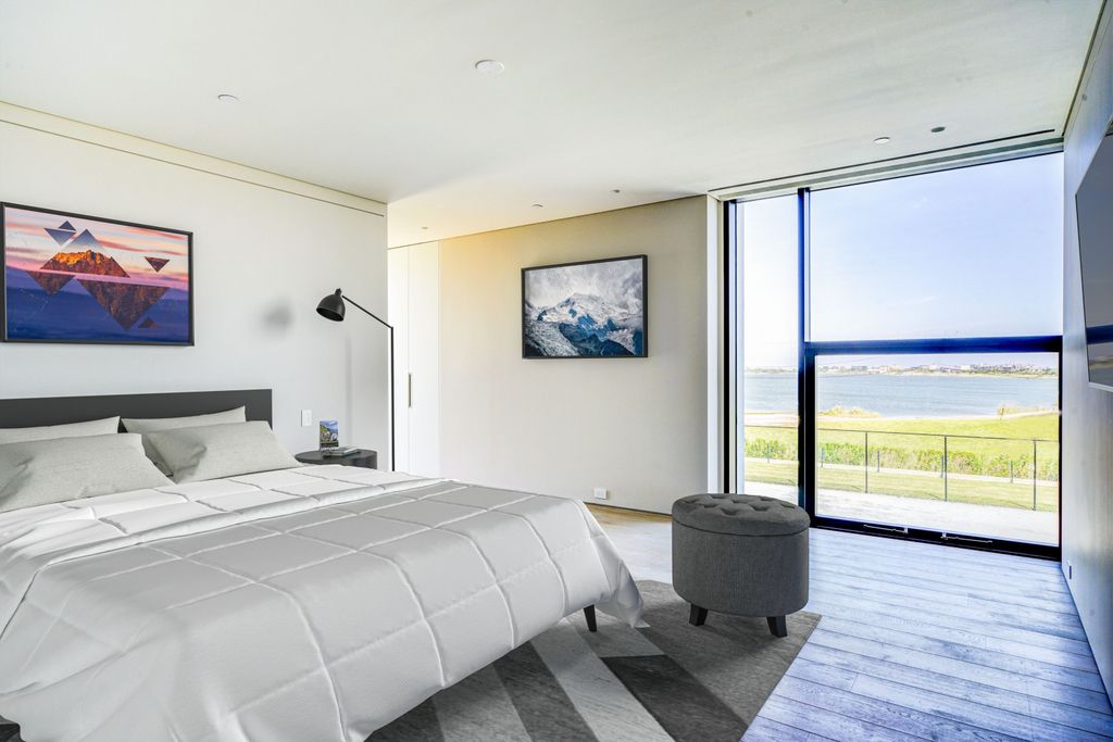 Brilliant waterfront home in New York by Barnes Coy architects sells for $33,950,000