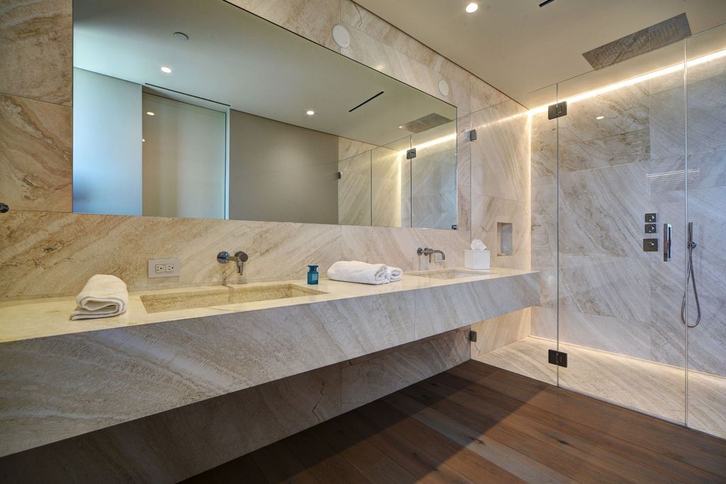 Brilliant waterfront home in New York by Barnes Coy architects sells for $33,950,000