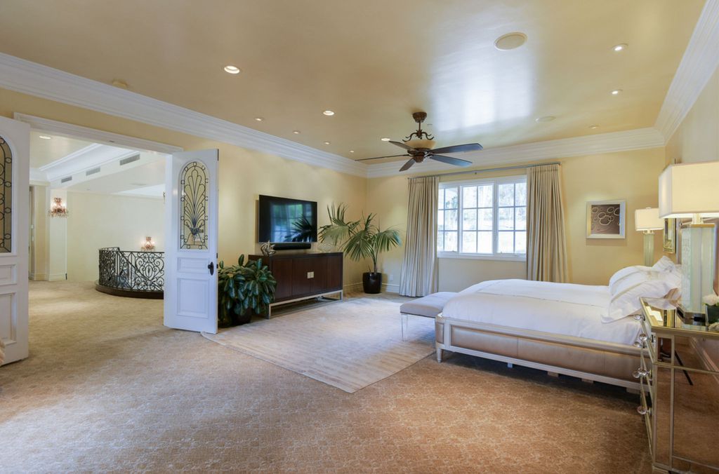 The Rancho Santa Fe Home is a quality custom built property brings the charm of the French countryside to Southern Californiain now available for sale. This home located at 6397 Clubhouse Dr, Rancho Santa Fe, California