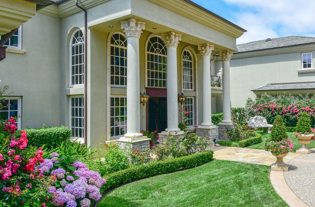 The Rancho Santa Fe Home is a quality custom built property brings the charm of the French countryside to Southern Californiain now available for sale. This home located at 6397 Clubhouse Dr, Rancho Santa Fe, California