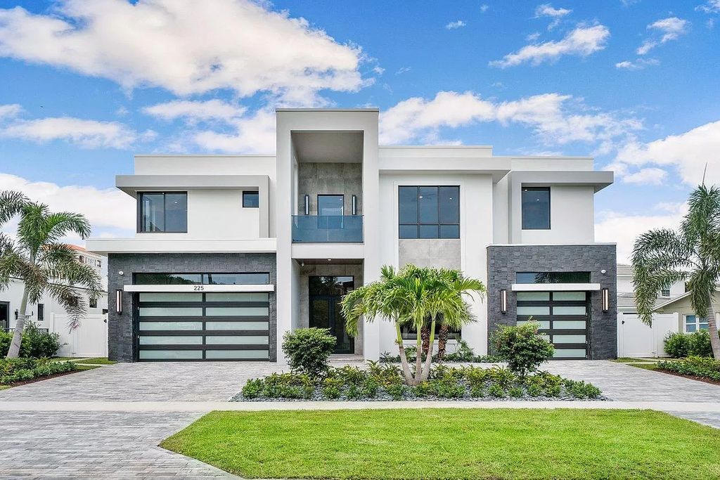 The Home in Boca Raton is a brand new property features an exciting design and fantastic finishes now available for sale. This home located at 225 NE 3rd St, Boca Raton, Florida