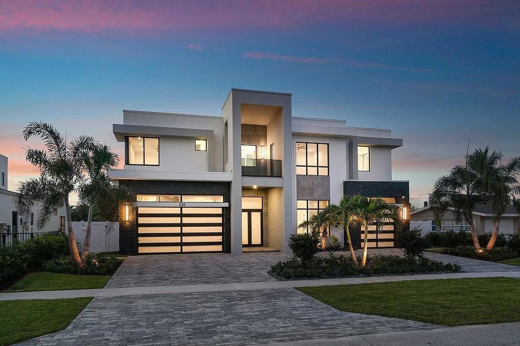 The Home in Boca Raton is a brand new property features an exciting design and fantastic finishes now available for sale. This home located at 225 NE 3rd St, Boca Raton, Florida