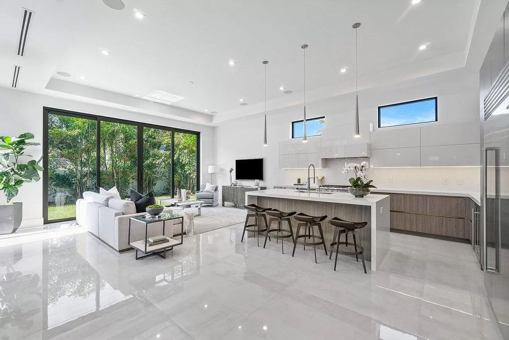 The Home in Boca Raton is a brand new property features an exciting design and fantastic finishes now available for sale. This home located at 225 NE 3rd St, Boca Raton, Florida