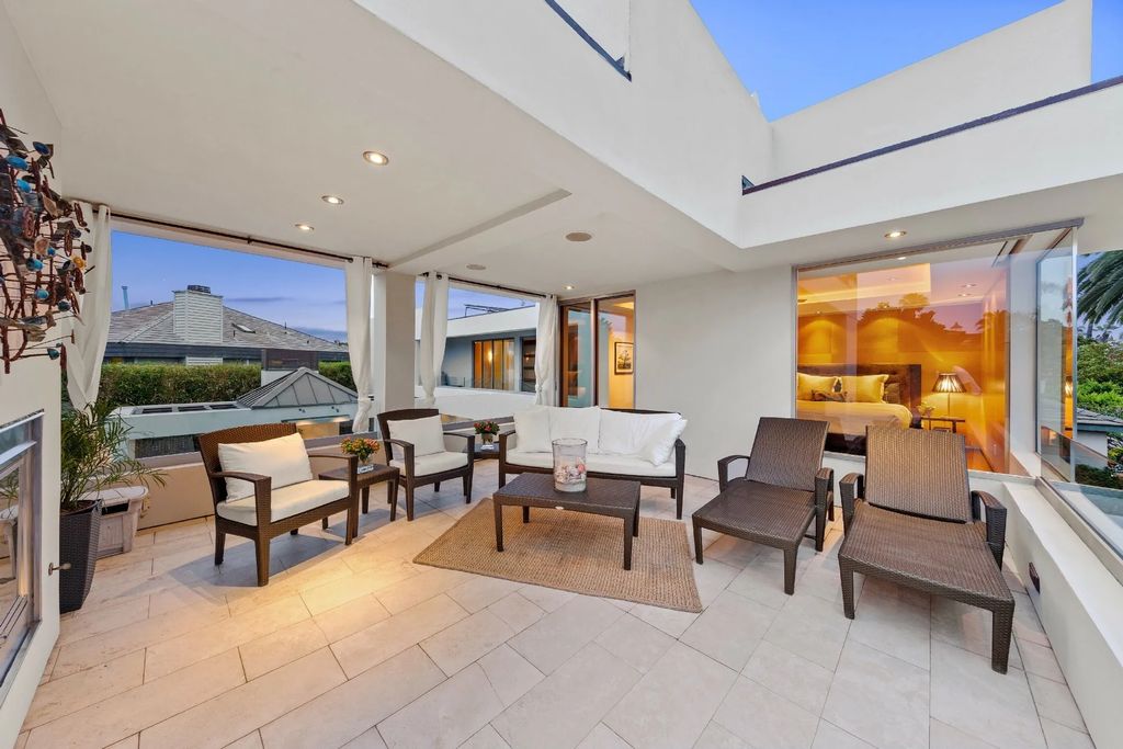 The California Seaside Home situated on one of the most spectacular beach village locations with organic and timeless design now available for sale. This home located at 1033 Loma Ave, Coronado, California