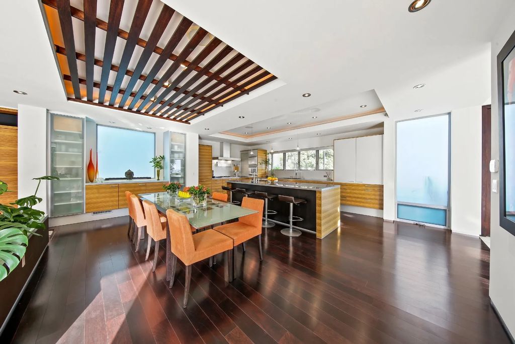 The California Seaside Home situated on one of the most spectacular beach village locations with organic and timeless design now available for sale. This home located at 1033 Loma Ave, Coronado, California