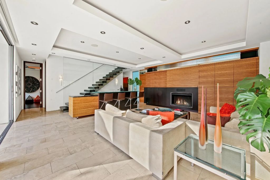 The California Seaside Home situated on one of the most spectacular beach village locations with organic and timeless design now available for sale. This home located at 1033 Loma Ave, Coronado, California
