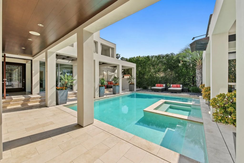 The California Seaside Home situated on one of the most spectacular beach village locations with organic and timeless design now available for sale. This home located at 1033 Loma Ave, Coronado, California