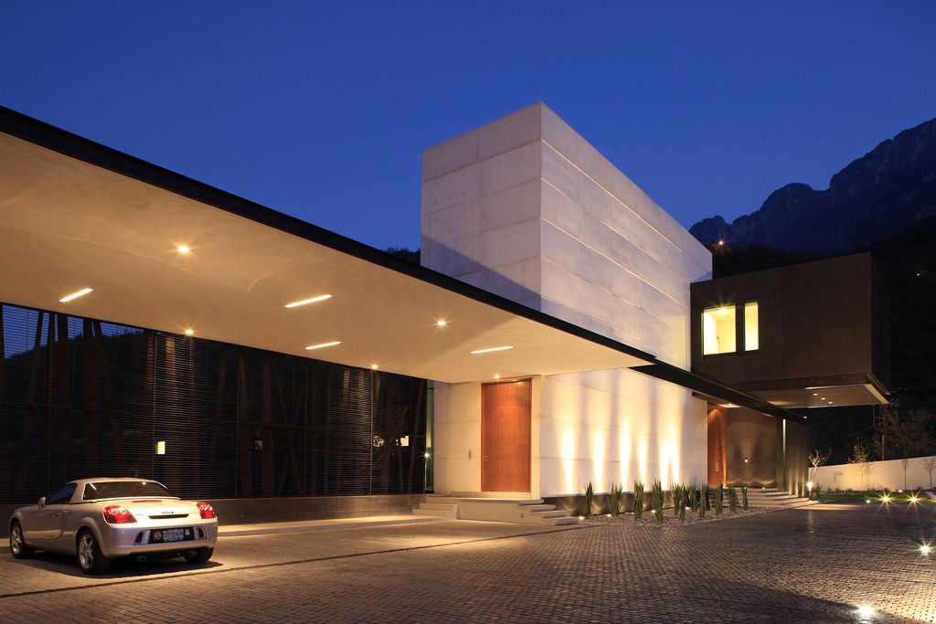 BC House Combination of Pure Geometric Volumes by GLR Arquitectos 2
