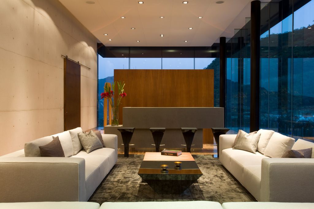 BC House Combination of Pure Geometric Volumes by GLR Arquitectos 20