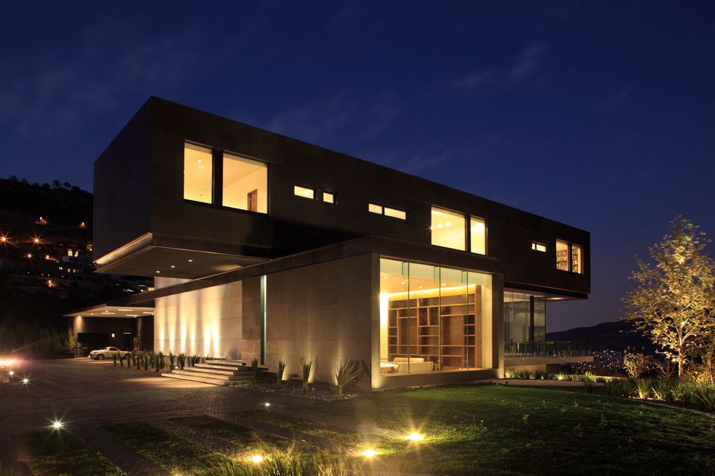 BC House Combination of Pure Geometric Volumes by GLR Arquitectos 4