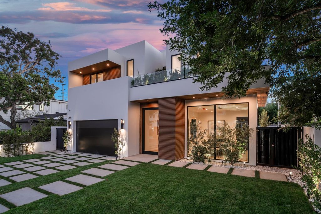 The House in Los Angeles is a brand new estate built from the ground-up with one-of-a-kind high-end features throughout now available for sale. This home located at 3547 Barry Ave, Los Angeles, California