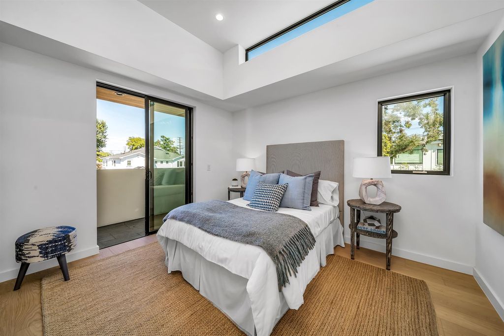 The House in Los Angeles is a brand new estate built from the ground-up with one-of-a-kind high-end features throughout now available for sale. This home located at 3547 Barry Ave, Los Angeles, California