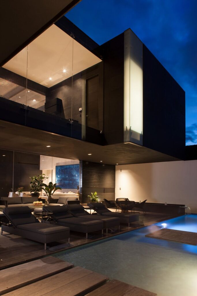 CH House Luxury Sophisticated Architecture Design by GLR Arquitectos 1