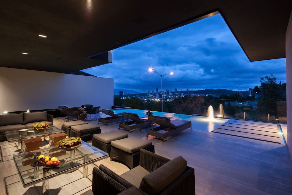 CH House, Luxury & Sophisticated Architecture Design by GLR Arquitectos