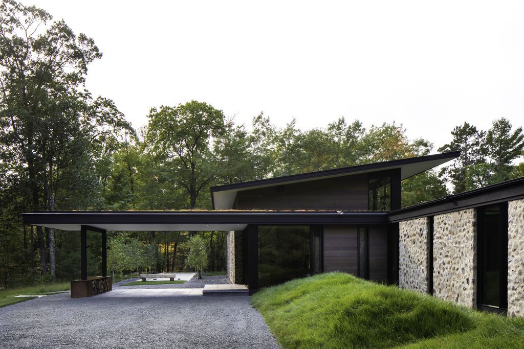 Camp Spirit Lake, a Guest lodge by Amy Carman Design, Vetter Architects
