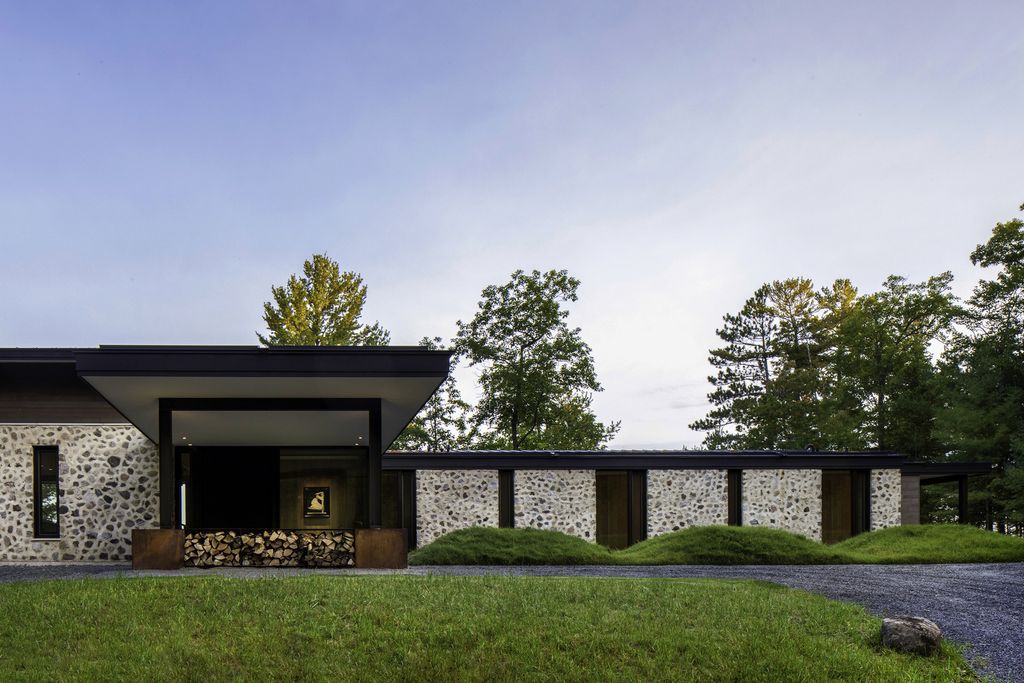 Camp Spirit Lake, a Guest lodge by Amy Carman Design, Vetter Architects