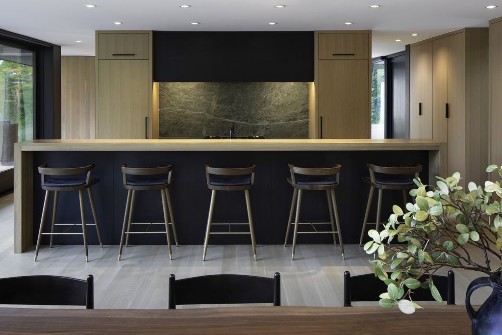 Camp Spirit Lake, a Guest lodge by Amy Carman Design, Vetter Architects
