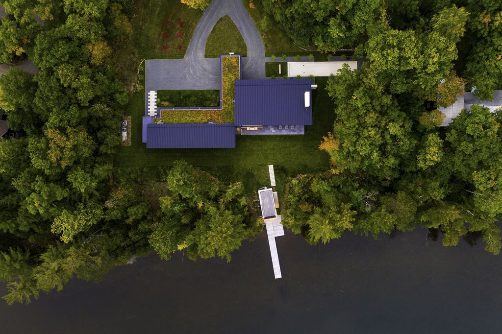 Camp Spirit Lake, a Guest lodge by Amy Carman Design, Vetter Architects
