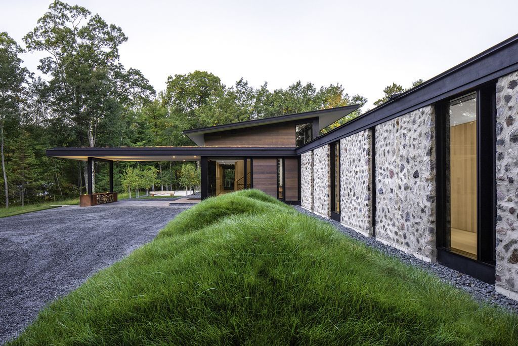 Camp Spirit Lake, a Guest lodge by Amy Carman Design, Vetter Architects