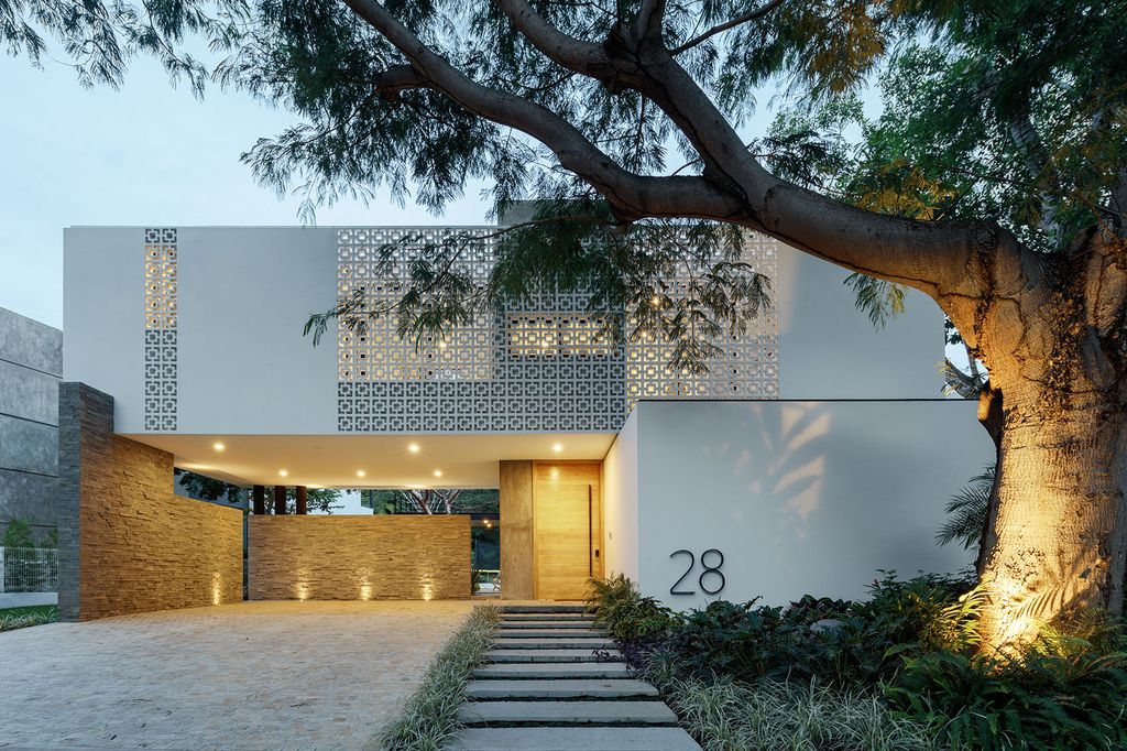 Casa La Blanca, Stunning Mexican lattices House by Di Frenna Arquitectos