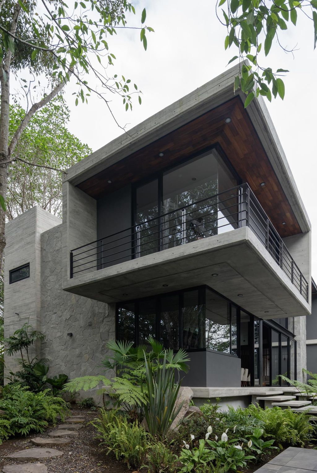 Entreparotas House in Relationship with Nature by Di Frenna Arquitectos 2
