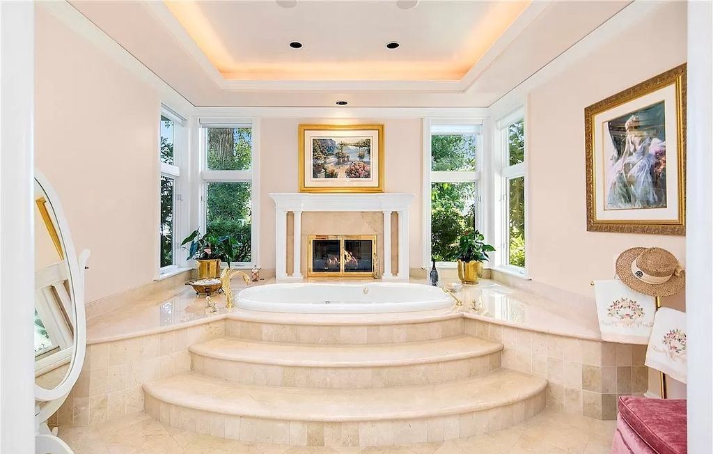 The Waterfront Estate in Washington offers meticulous craftsmanship & unmatched quality now available for sale. This home is located at 5330 Butterworth Rd, Mercer Island, Washington