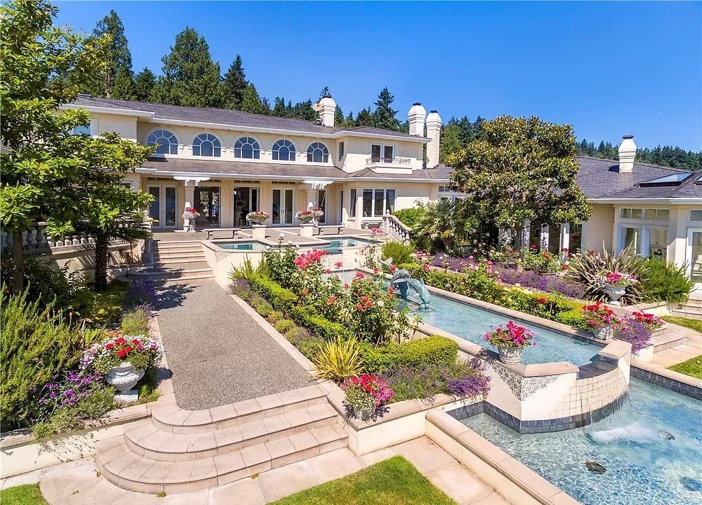 The Waterfront Estate in Washington offers meticulous craftsmanship & unmatched quality now available for sale. This home is located at 5330 Butterworth Rd, Mercer Island, Washington