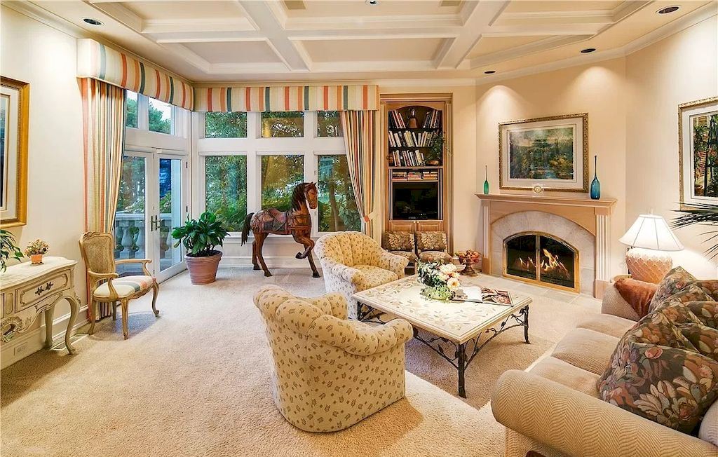 The Waterfront Estate in Washington offers meticulous craftsmanship & unmatched quality now available for sale. This home is located at 5330 Butterworth Rd, Mercer Island, Washington