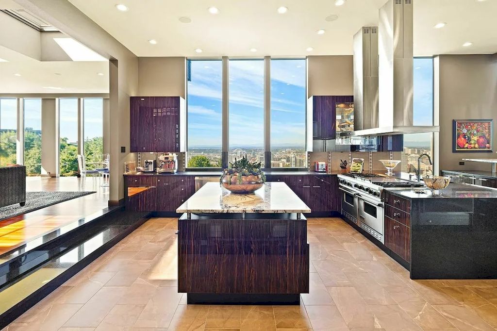 The Incredible House in Oregon offers dramatic Portland Heights View now available for sale. This home is located at 1017 SW Rivington Dr, Portland, Oregon