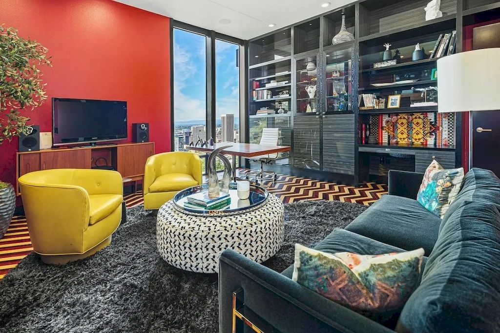 The Incredible House in Oregon offers dramatic Portland Heights View now available for sale. This home is located at 1017 SW Rivington Dr, Portland, Oregon