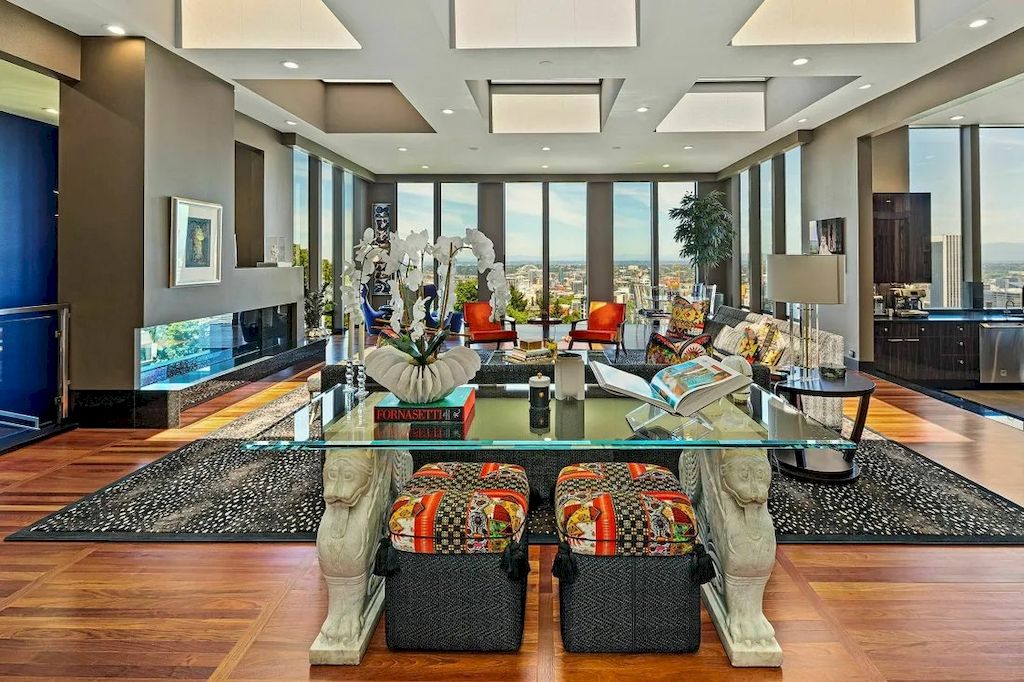 The Incredible House in Oregon offers dramatic Portland Heights View now available for sale. This home is located at 1017 SW Rivington Dr, Portland, Oregon