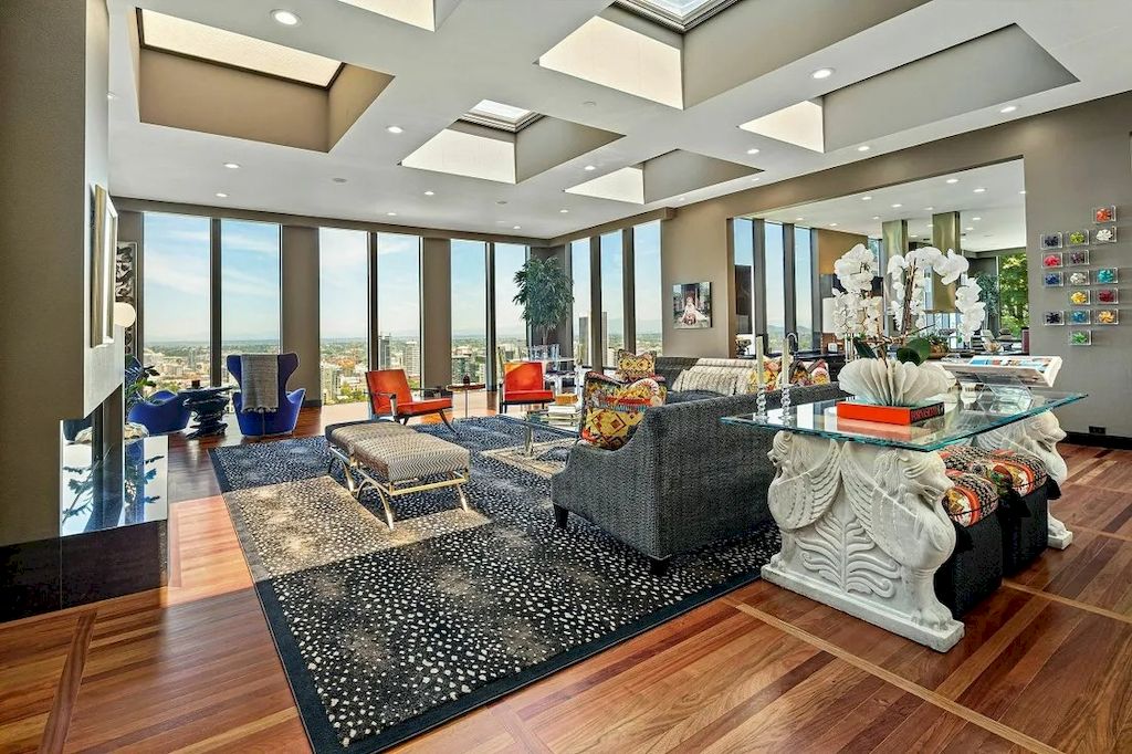 The Incredible House in Oregon offers dramatic Portland Heights View now available for sale. This home is located at 1017 SW Rivington Dr, Portland, Oregon
