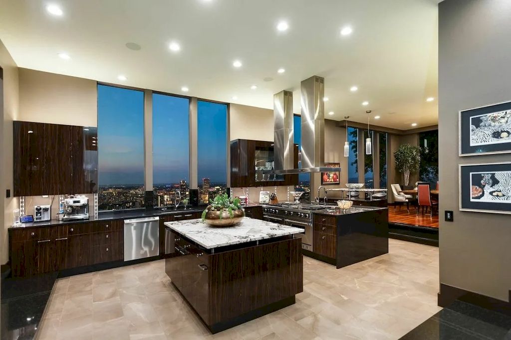 The Incredible House in Oregon offers dramatic Portland Heights View now available for sale. This home is located at 1017 SW Rivington Dr, Portland, Oregon
