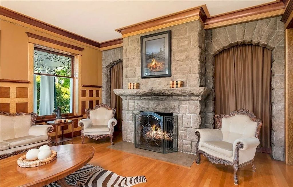 The Historic Rucker Mansion in Washington is a truly spectacular home now available for sale. This home is located at 412 Laurel Dr, Everett, Washington