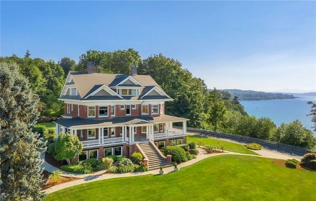 The Historic Rucker Mansion in Washington is a truly spectacular home now available for sale. This home is located at 412 Laurel Dr, Everett, Washington