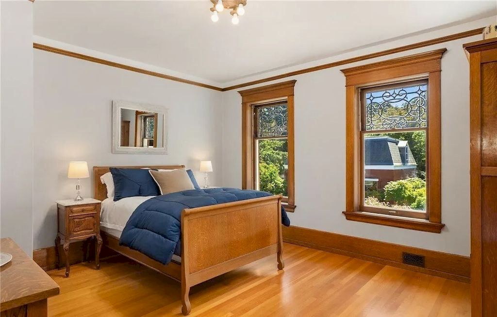 The Historic Rucker Mansion in Washington is a truly spectacular home now available for sale. This home is located at 412 Laurel Dr, Everett, Washington
