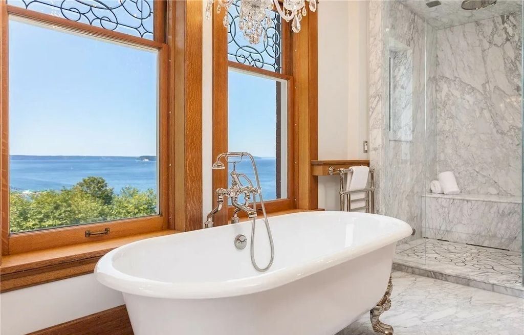 The Historic Rucker Mansion in Washington is a truly spectacular home now available for sale. This home is located at 412 Laurel Dr, Everett, Washington
