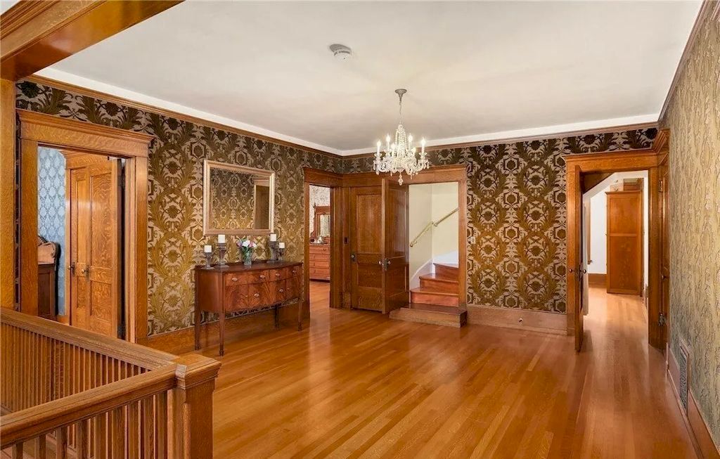 The Historic Rucker Mansion in Washington is a truly spectacular home now available for sale. This home is located at 412 Laurel Dr, Everett, Washington