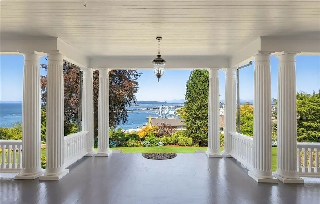 The Historic Rucker Mansion in Washington is a truly spectacular home now available for sale. This home is located at 412 Laurel Dr, Everett, Washington