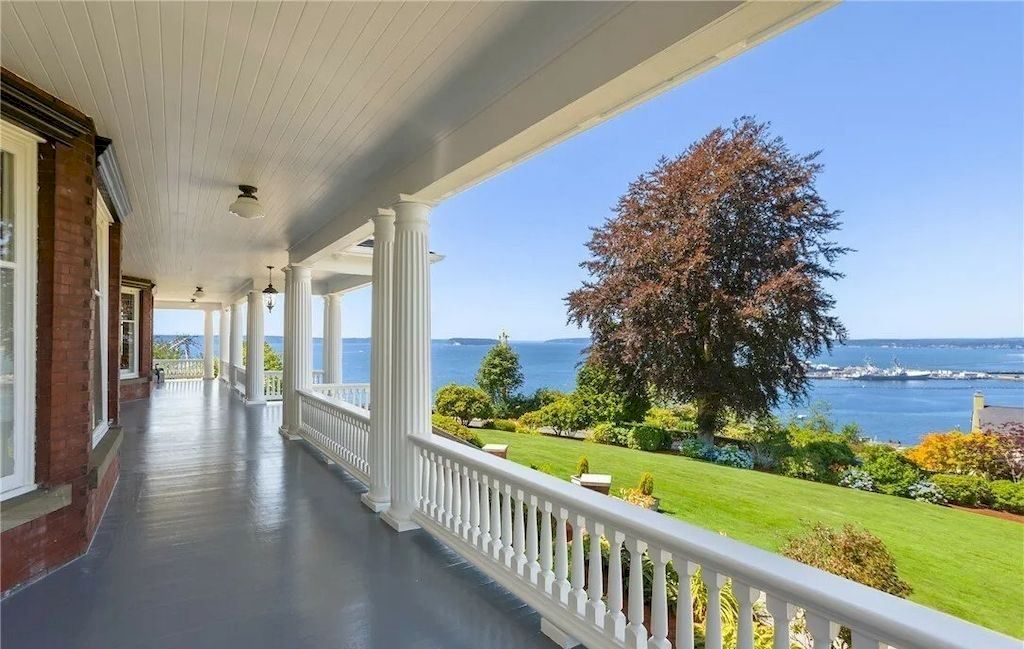 The Historic Rucker Mansion in Washington is a truly spectacular home now available for sale. This home is located at 412 Laurel Dr, Everett, Washington