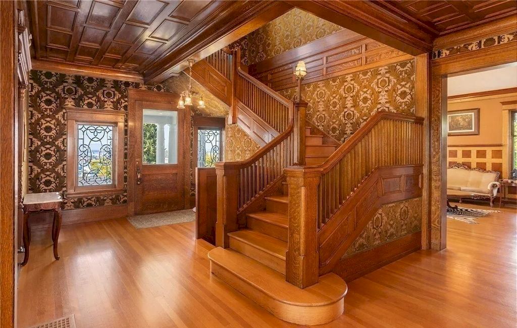 The Historic Rucker Mansion in Washington is a truly spectacular home now available for sale. This home is located at 412 Laurel Dr, Everett, Washington
