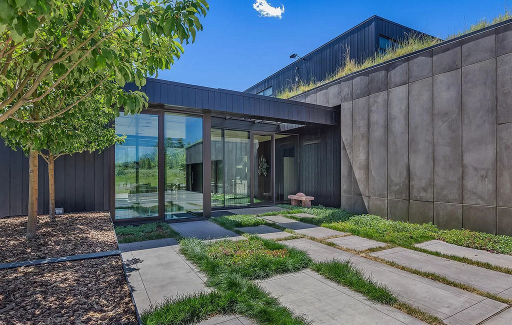 Incredible Aspen house in Colorado designed by CCY Architects sells for $37,000,000