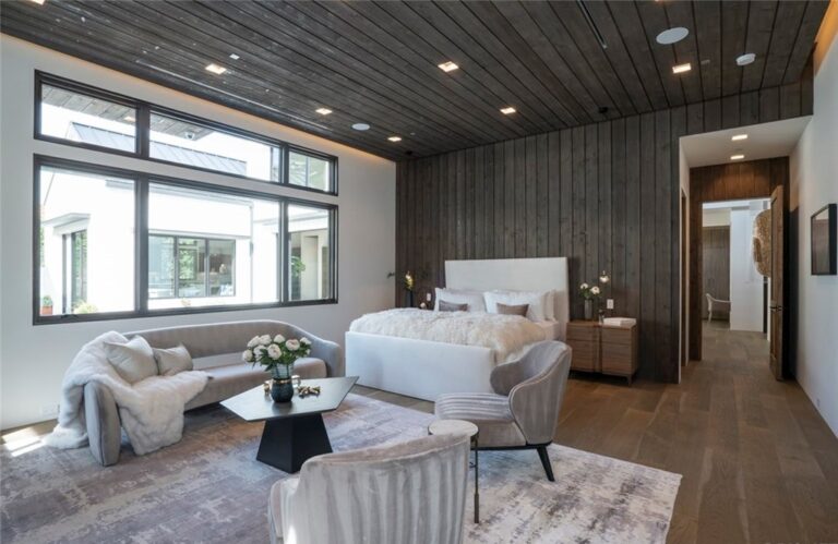 An Incredible Modern Farmhouse in Sherman Oaks asking for $6,800,000