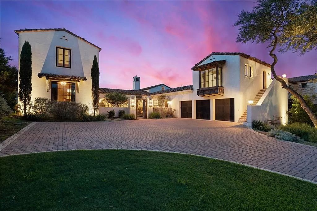The Home in Austin is an incredible modern Santa Barbara resort style property with panoramic views of the hill country now available for sale. This home located at 4716 Pecan Chase, Austin, Texas