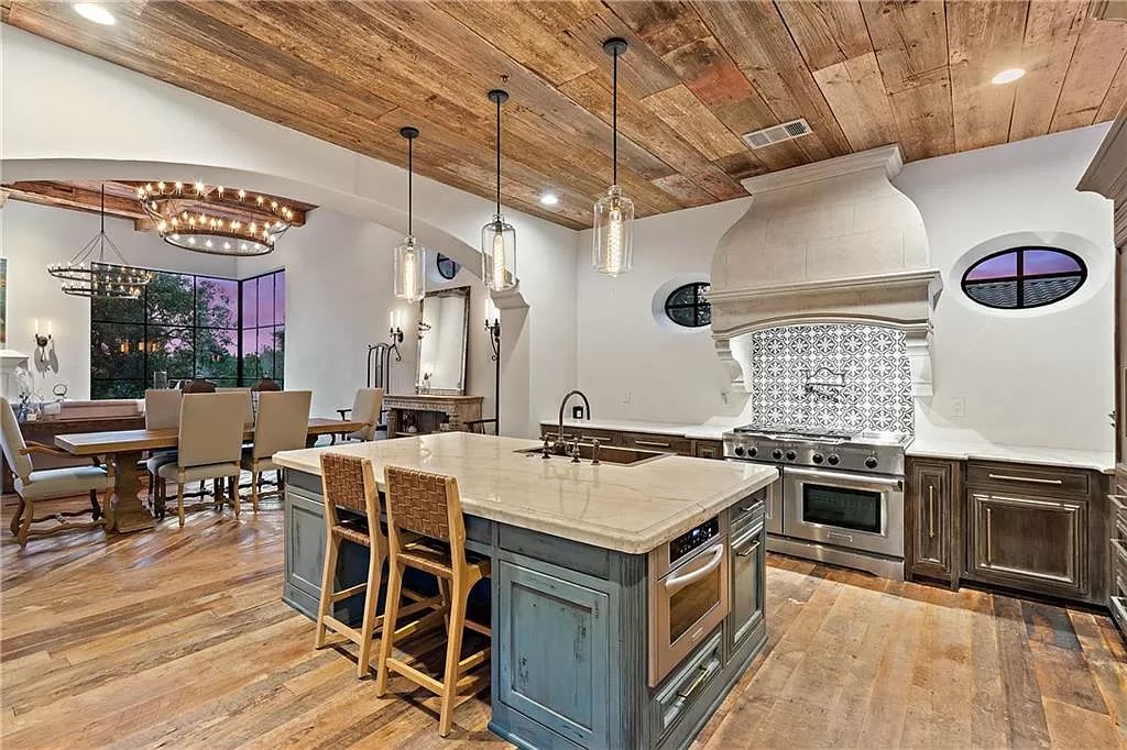 The Home in Austin is an incredible modern Santa Barbara resort style property with panoramic views of the hill country now available for sale. This home located at 4716 Pecan Chase, Austin, Texas
