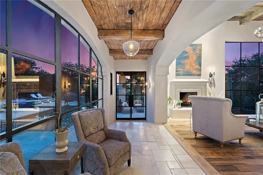 The Home in Austin is an incredible modern Santa Barbara resort style property with panoramic views of the hill country now available for sale. This home located at 4716 Pecan Chase, Austin, Texas