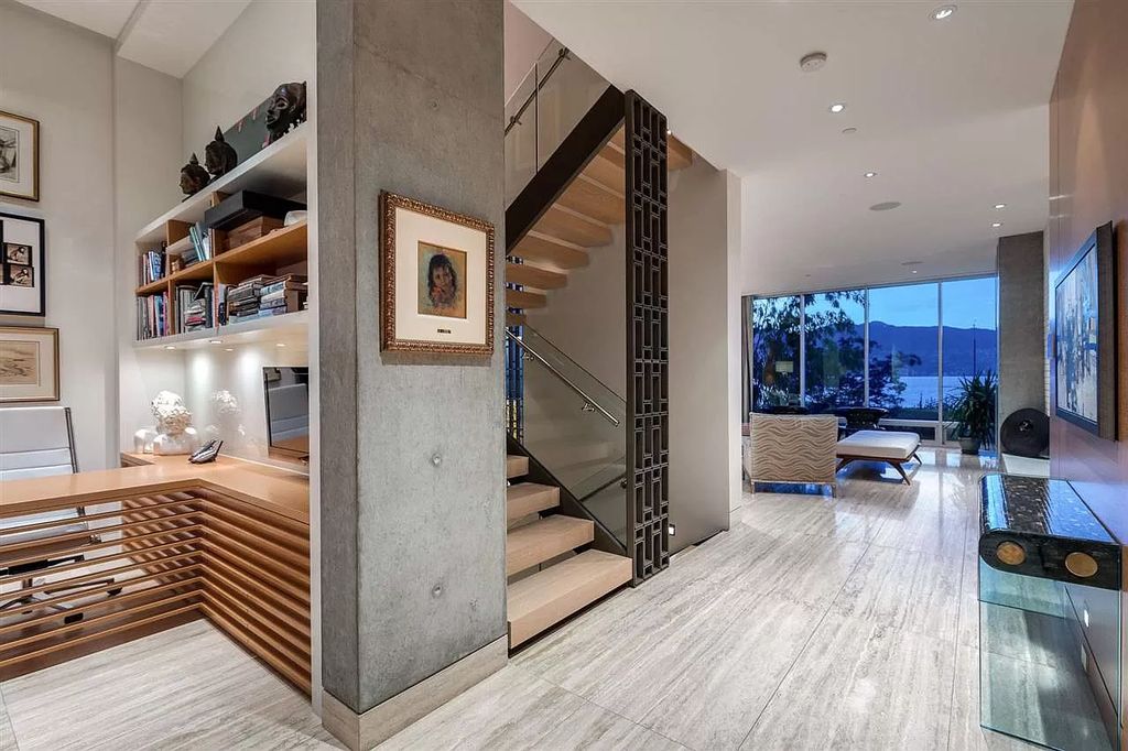 The Incredible Waterfront Estate in Vancouver is an amazing home now available for sale. This home located at 2465 Point Grey Rd, Vancouver, BC V6K 1A1, Canada