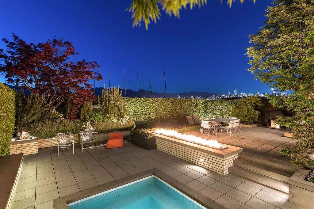 The Incredible Waterfront Estate in Vancouver is an amazing home now available for sale. This home located at 2465 Point Grey Rd, Vancouver, BC V6K 1A1, Canada